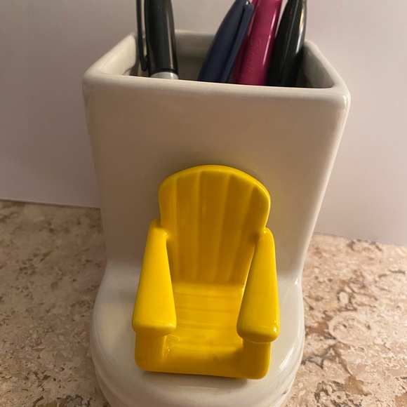 RETIRED -rare find -NORA FLEMING YELLOW CHAIR mini - Picture 2 of 5